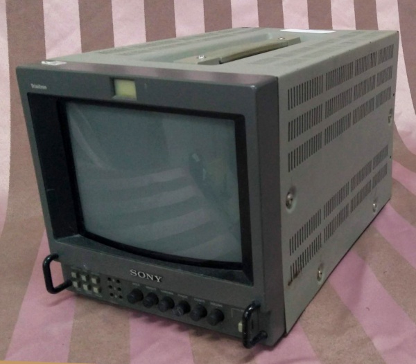 SONY - Monitor profissional portátil - Modelo PVM 8041