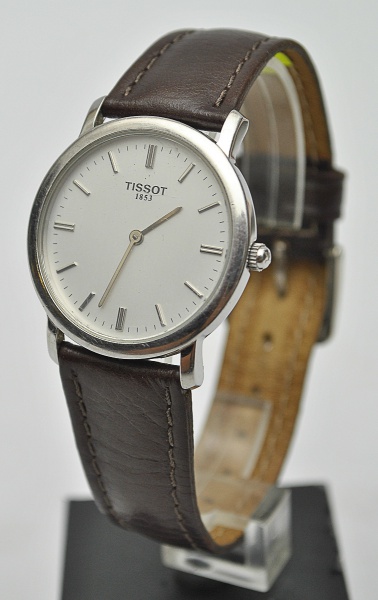 TISSOT Elegante rel gio su o a prova d gua 30