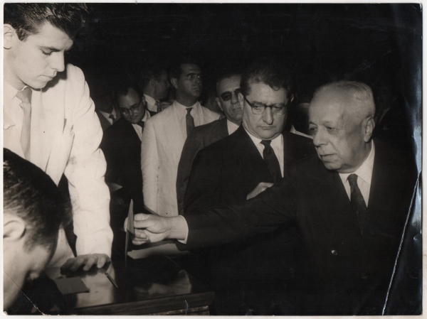 Fotografia: Foto de Otávio Mangabeira, nascido Octavio