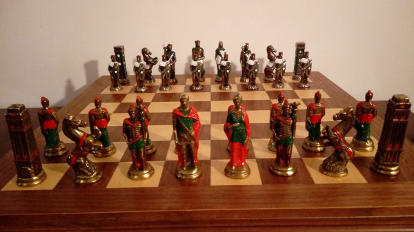 Jogo de Xadrez Italiano - Húngaros Vs. Turcos, Jogo de Tabuleiro Gallo  Nero & Il Duomo Nunca Usado 50705537