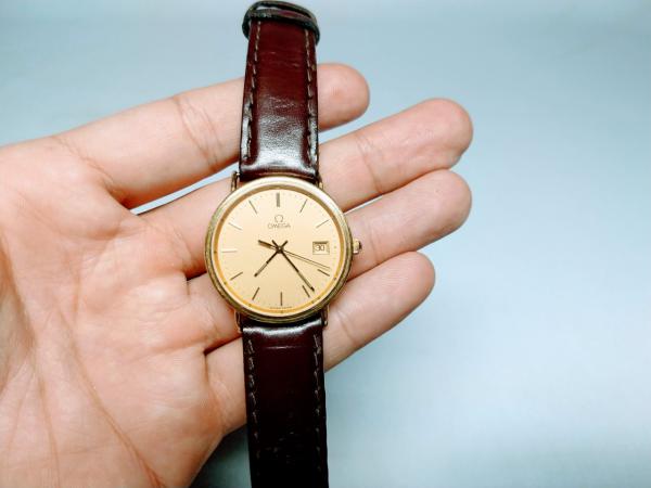 Relógio Feminino Dourado c/fundo especial 32mm