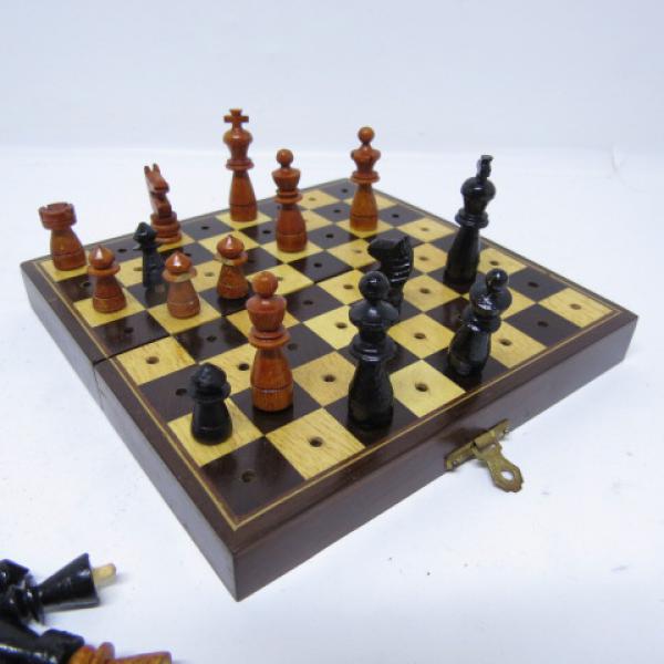 Jogo de madeira de jogo de xadrez, verificadores de gamão viagem interior,  tabuleiro de xadrez dobrável
