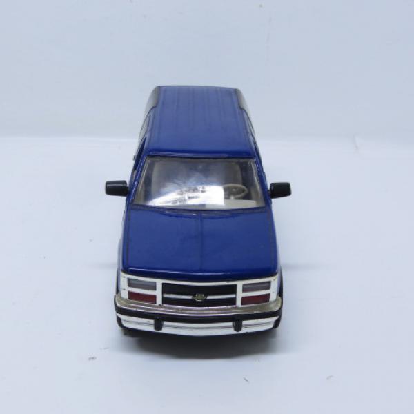 Miniatura Chevrolet Suburban 1993 Escala 1/24 - Cor azu
