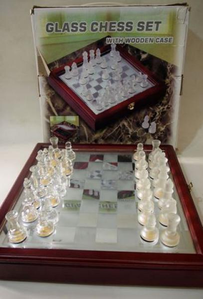King chess stand em conceitos de tabuleiro de xadrez de leitores