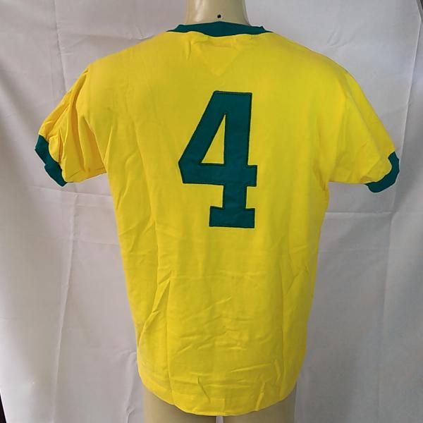 Camisa de futebol da Seleção Brasileira, modelo retro f