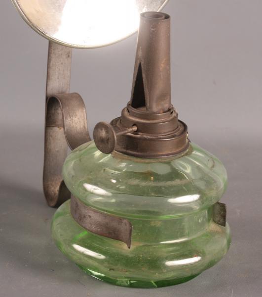 Antiga Lamparina A Querosene Em Vidro Antigo Com Reflet