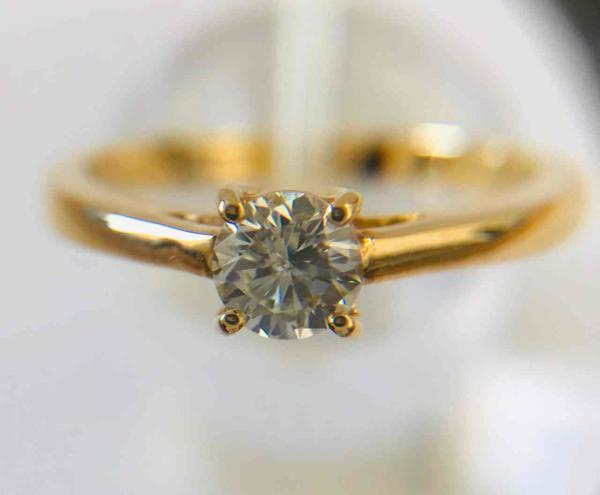 Anel Feminino Solitário Modde, diamante modelo Cartier,