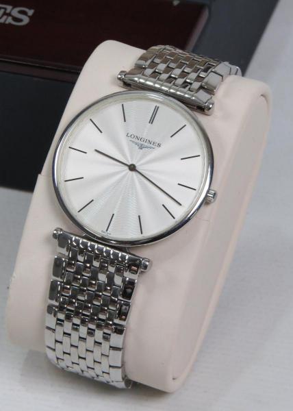 Rel gio Longines com pulseira prateada modelo L47664