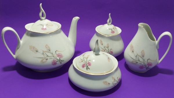 Antigo Jogo de chá e café em porcelana com temas de ros
