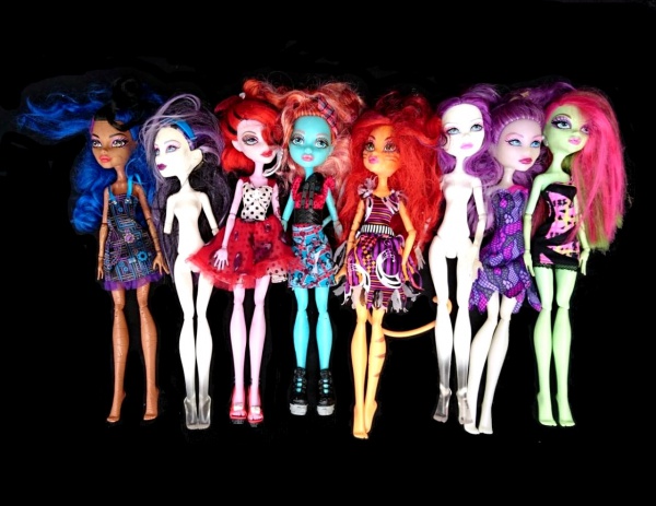 MONSTER HIGH - 8 (oito) bonecas originais da série de diferentes temáticas  e
