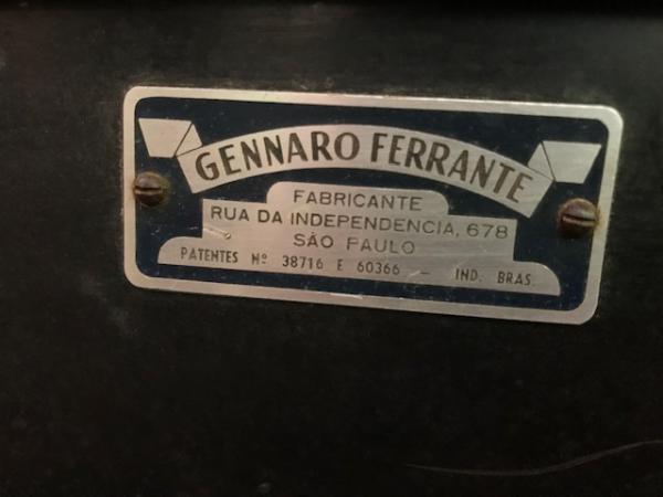 Antiga cadeira de barbeiro, Gennaro Ferrante 1956 girat