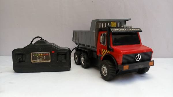 Brinquedo - Miniatura Caminhão Mercedes c/ Controle Remoto, Alfema