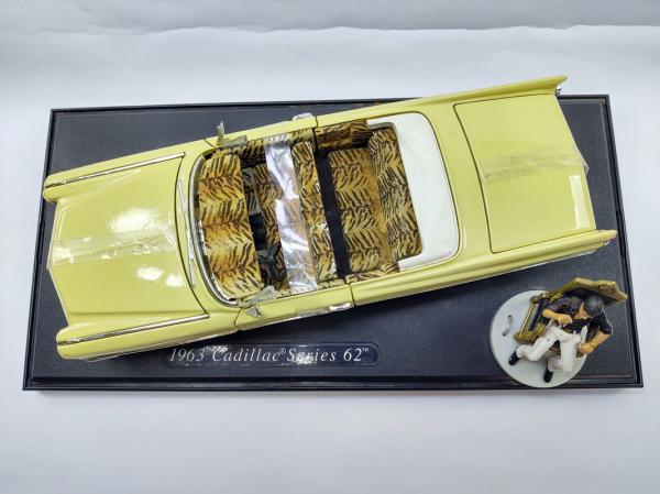 Jada - Miniatura do Filme Scarface sendo Cadillac 1963 - series 62