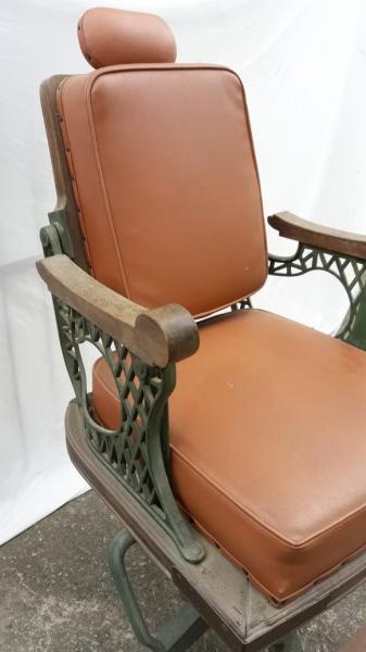 Cadeira de barbeiro antiga, final do século XIX , iníci