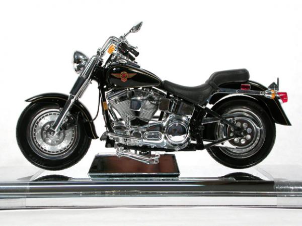 Miniatura de motocicleta Harley Davidson - 1999 FLSTF - 