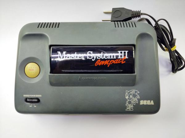 Vídeo Game Master System 3 compact com jogo Sonic na memória