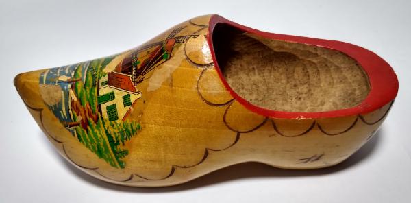 ANTIGO E DECORADO TAMANCO HOLANDES - Confeccionado em m