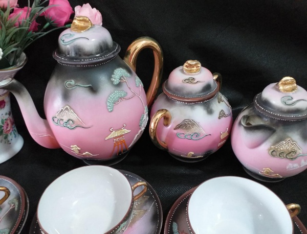 Antigo Jogo de chá japonês, na famosa porcelana casca d