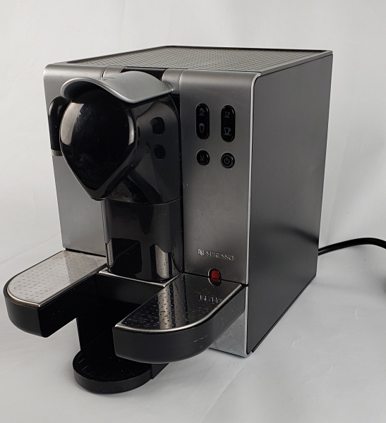 Cafeteira Nespresso Latissima modelo 127 V (funcio