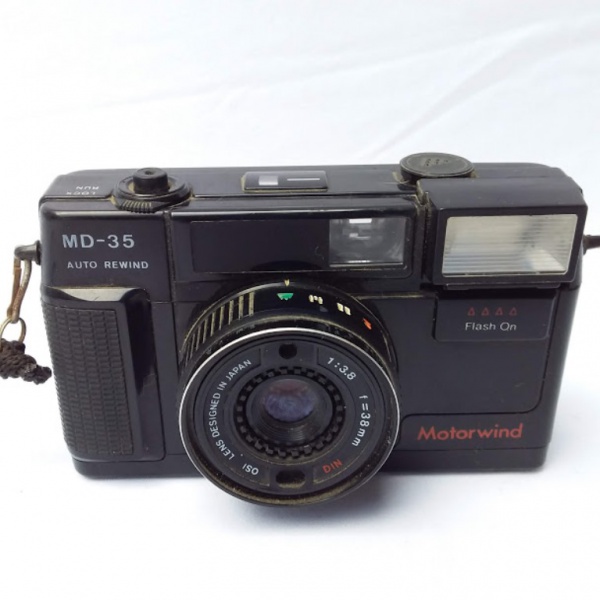 yashica md35