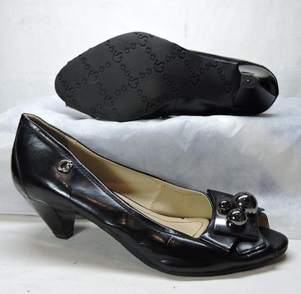 CALÇADOS - CARMEN STEFFENS - Par de peep toe de salto a