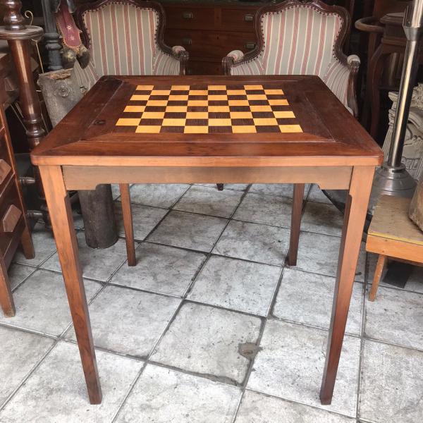 Mesa de xadrez em madeira. Craflair Alcabideche • OLX Portugal