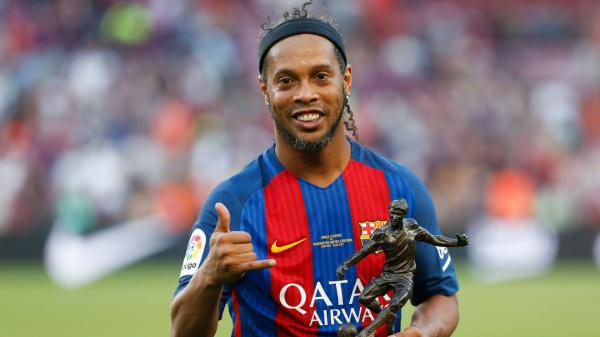 Par de Camisas 10 autografadas pelo Jogador Ronaldinho Gaúcho