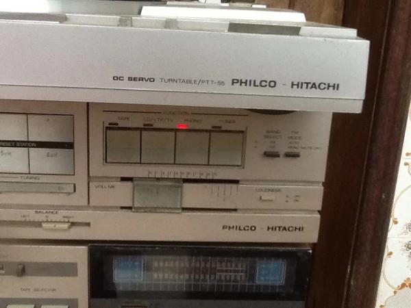 Conjunto Toca Discos Philco Hitach turntable/ptt55 Dc