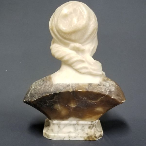 Prof. Giuseppe Bessi (1857 –1922). Busto italiano de alabastro