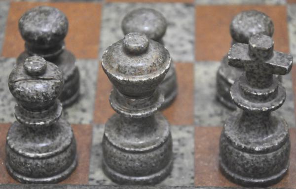 Jogo de xadrez medieval - Cerâmica, Madeira - Catawiki