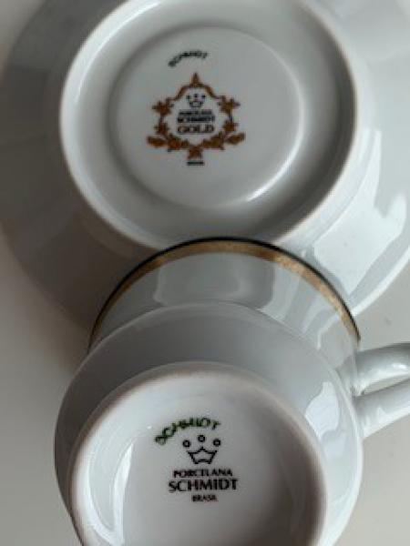 Jogo para chá, em porcelana SCHMIDT, detalhes em dourad