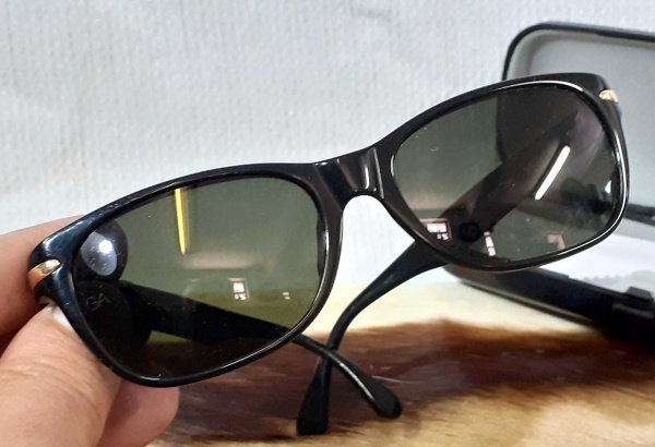 ÓCULOS DE SOL GIORGIO ARMANI -MADE ITALY , referência 832 020 140