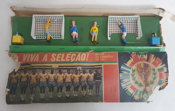 Antigo jogo de futebol da copa de 70, fabricado pela fa