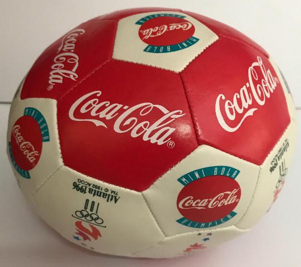 pt-->A bola do jogo é sua com Coca-Cola<!--:-->