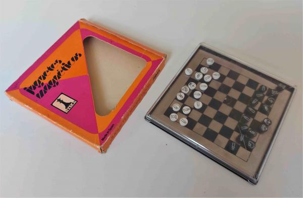 Jogo de xadrez magnético vintage da década de 1960