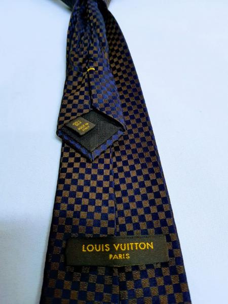 LOUIS VUITTON - Elegante gravata finamente trabalhada 1