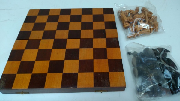 Jogo de xadrez chinês, caixa tabuleiro em madeira laque