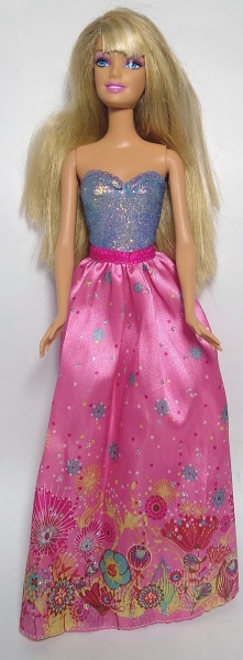 Boneca da Barbie China 1999 da Mattel. A roupa não é o