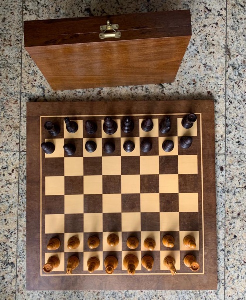 Caixa Tabuleiro de Xadrez de Madeiras Nobres - Wooden Chessboard