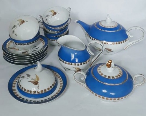 Antigo Jogo De Chá De Porcelana Azul Britânico. Foto de Stock