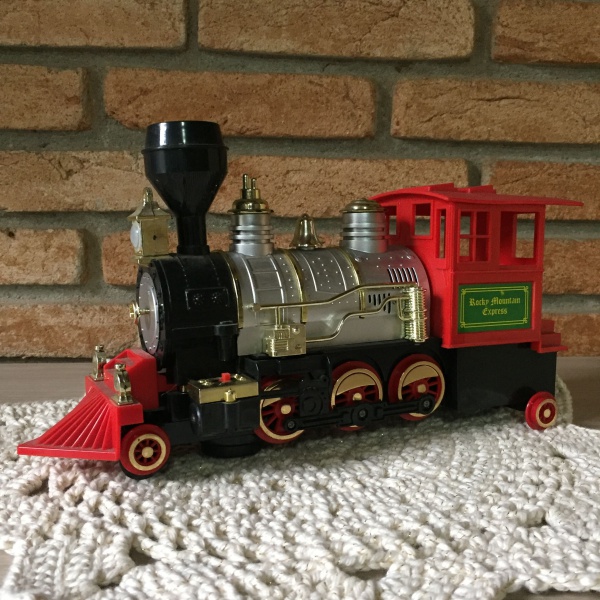 Brinquedo Trem Locomotiva Fumaça Luzes E Som em Promoção na Americanas