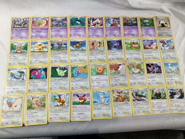 228 Cartas Pokémon dos tipos: Água, Fogo, Luta, Planta