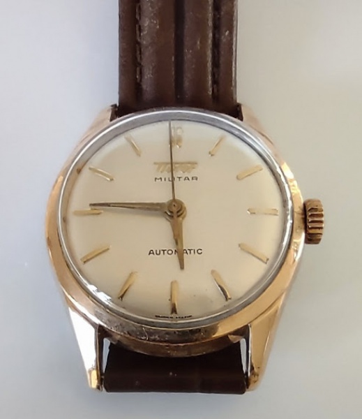 Tissot. Militar. Rel gio ano 1957. Design simples mas