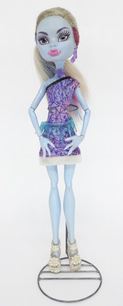 Boneca Monster High Abbey Bominable Scaris - Envio +/- 7dias