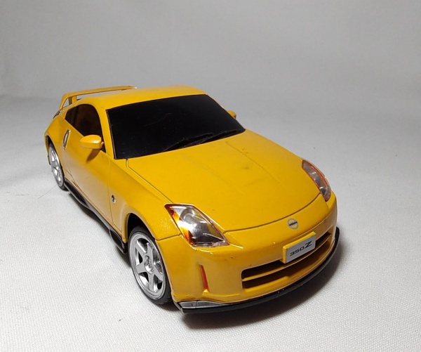 Antigo carrinho 2008 Nissan 350Z da Rastar. Escala 1/24. Em bom
