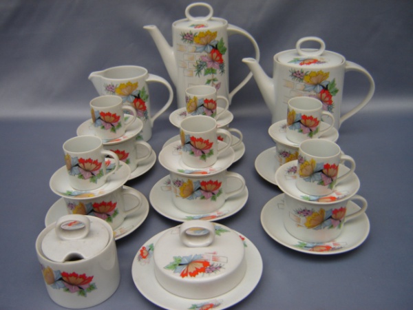 Antigo jogo de chá para 6 pessoas em porcelana SCHMIDT