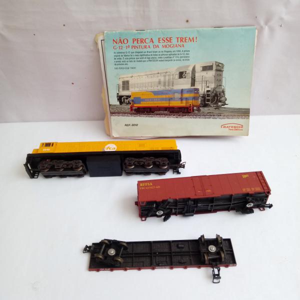 LIONEL TRAINS. Lote com três vagões de trens de brinque