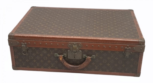 LOUIS VUITTON - Antiga mala de viagem Louis Vuitton revestida no  tradicional