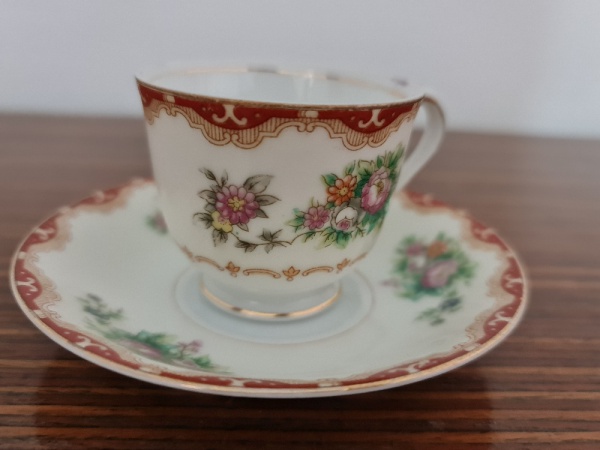 Antigo conjunto japonês para café em finíssima porcelan