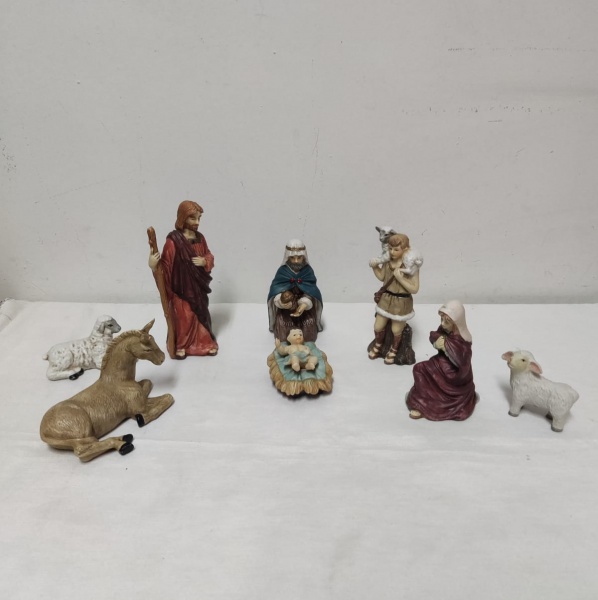 Parte de Presépio de Natal com figuras em biscuit: José